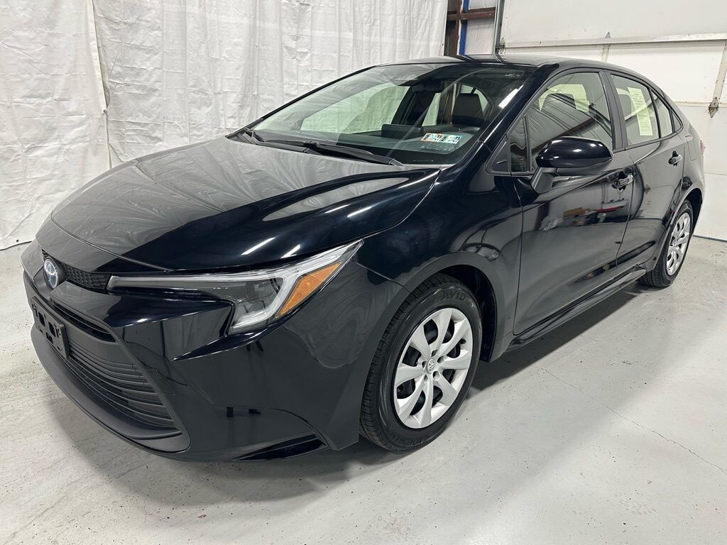 Used 2025 Toyota Corolla Hybrid LE Sedan