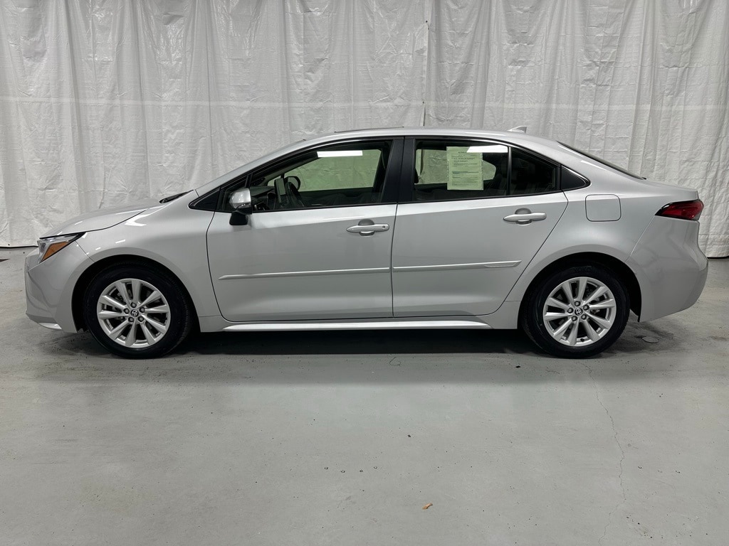 Used 2025 Toyota Corolla Hybrid XLE Sedan
