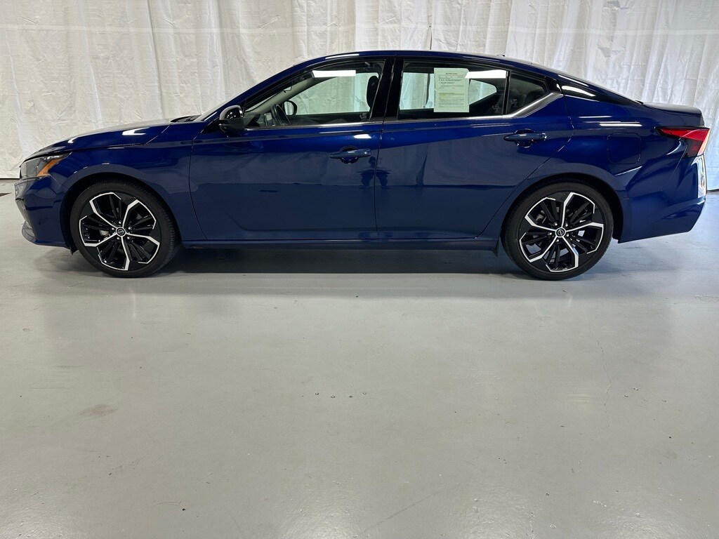 2024 Nissan Altima 2.5 SR photo 4