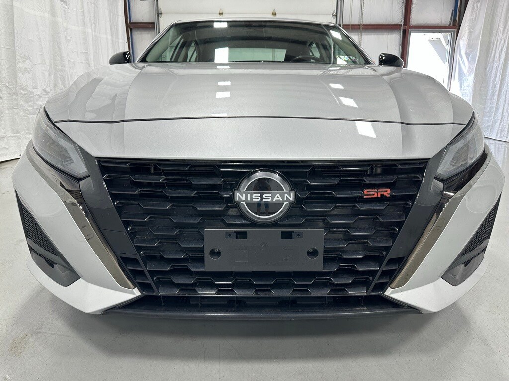 2024 Nissan Altima 2.5 SR photo 2