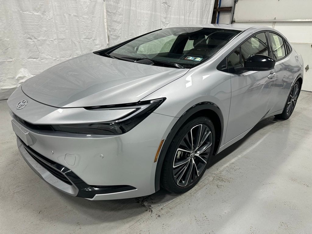 Used 2025 Toyota Prius XLE Hatchback