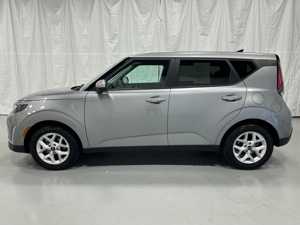 2024 Kia Soul LX photo 4