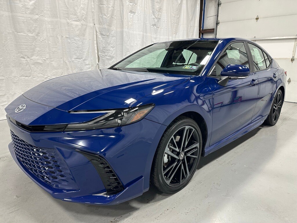2025 Toyota Camry XSE photo 3