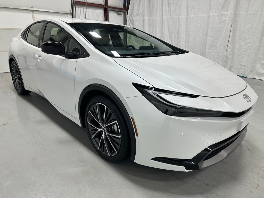 2025 Toyota Prius XLE's photo