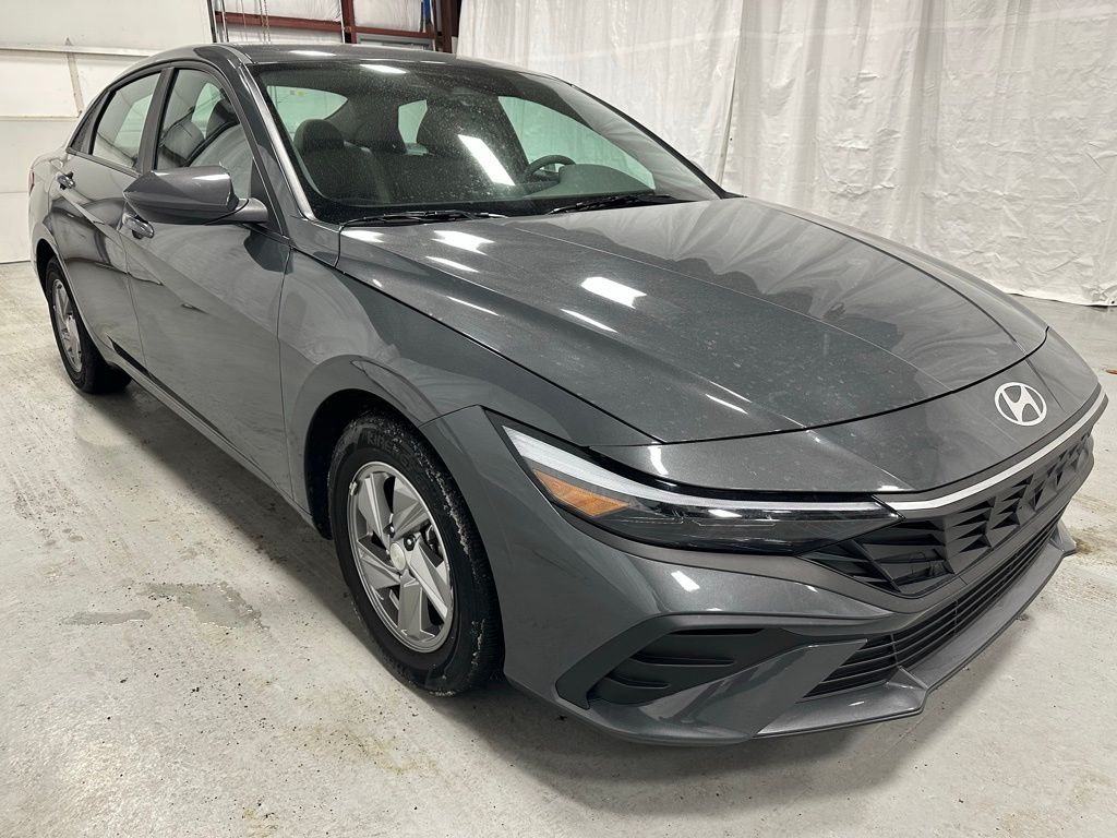 2025 Hyundai Elantra SE