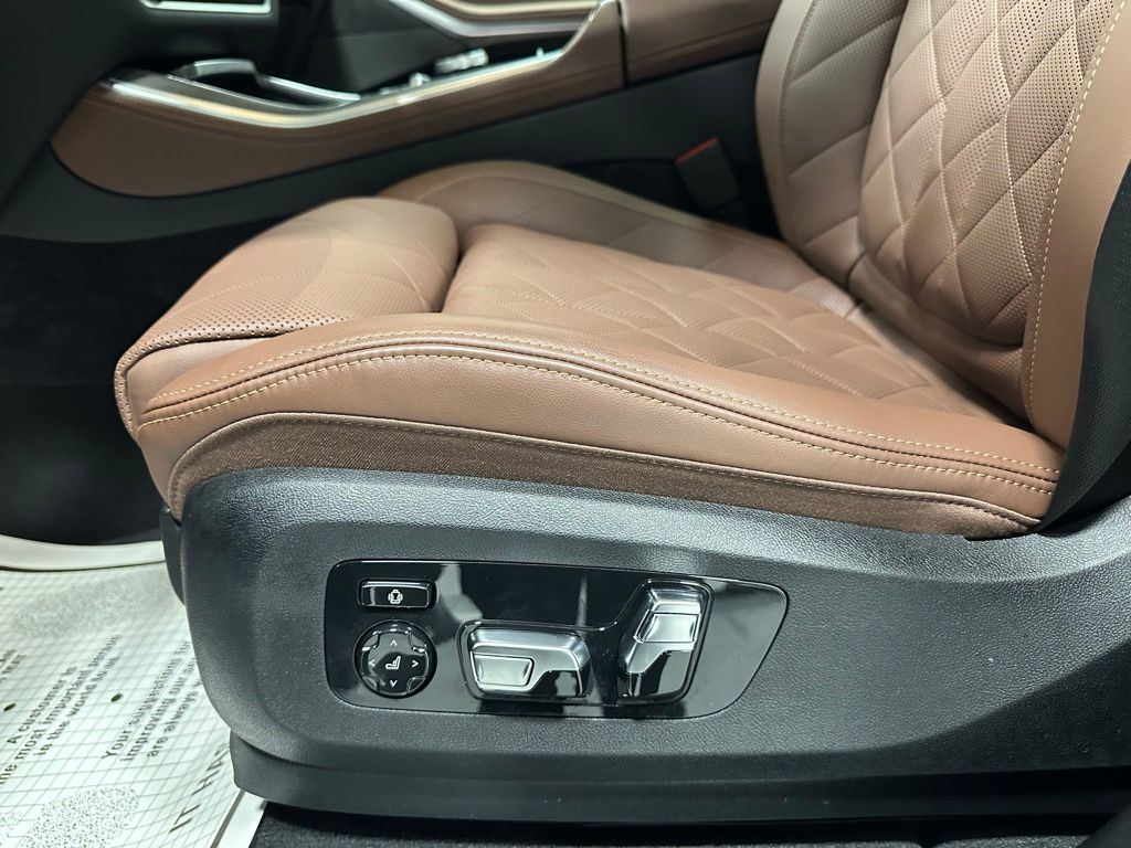 2026 BMW X5 50e - Photo 12