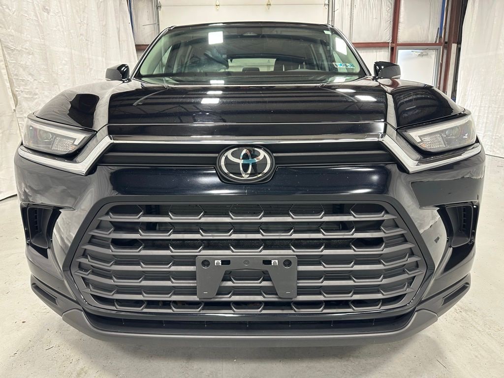 Used 2025 Toyota Grand Highlander LE SUV