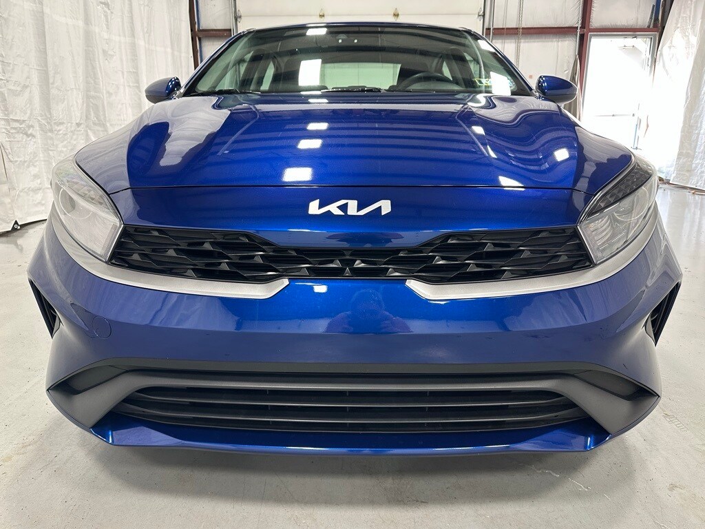 2024 Kia Forte LXS photo 2