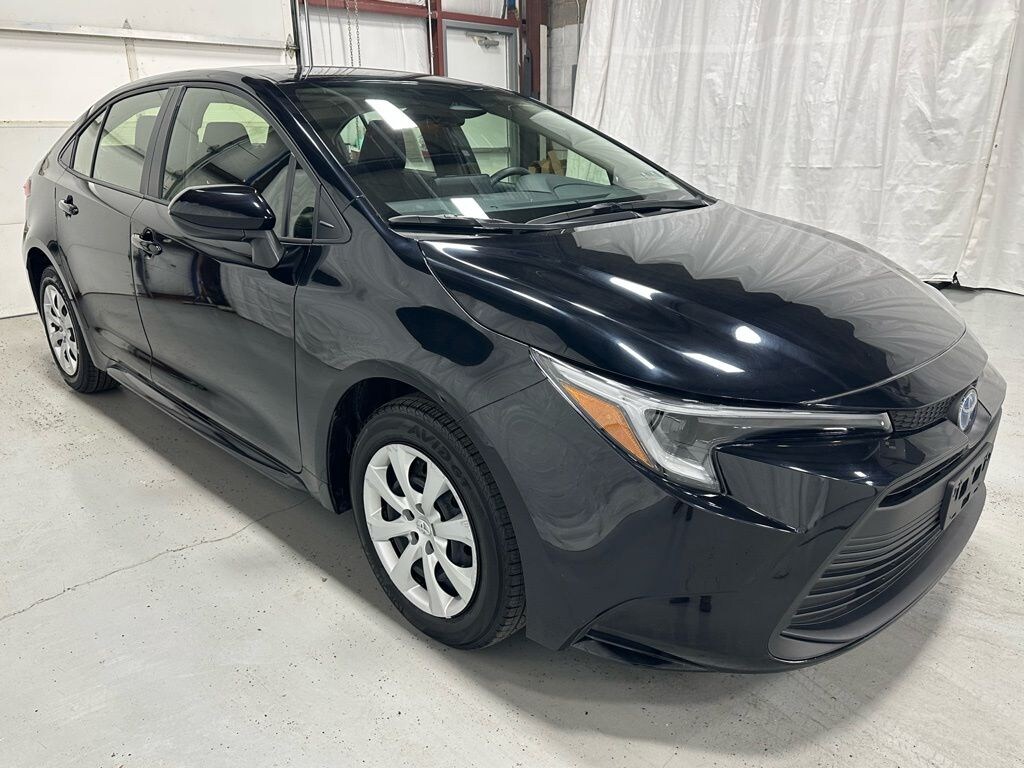 Used 2025 Toyota Corolla Hybrid LE Sedan