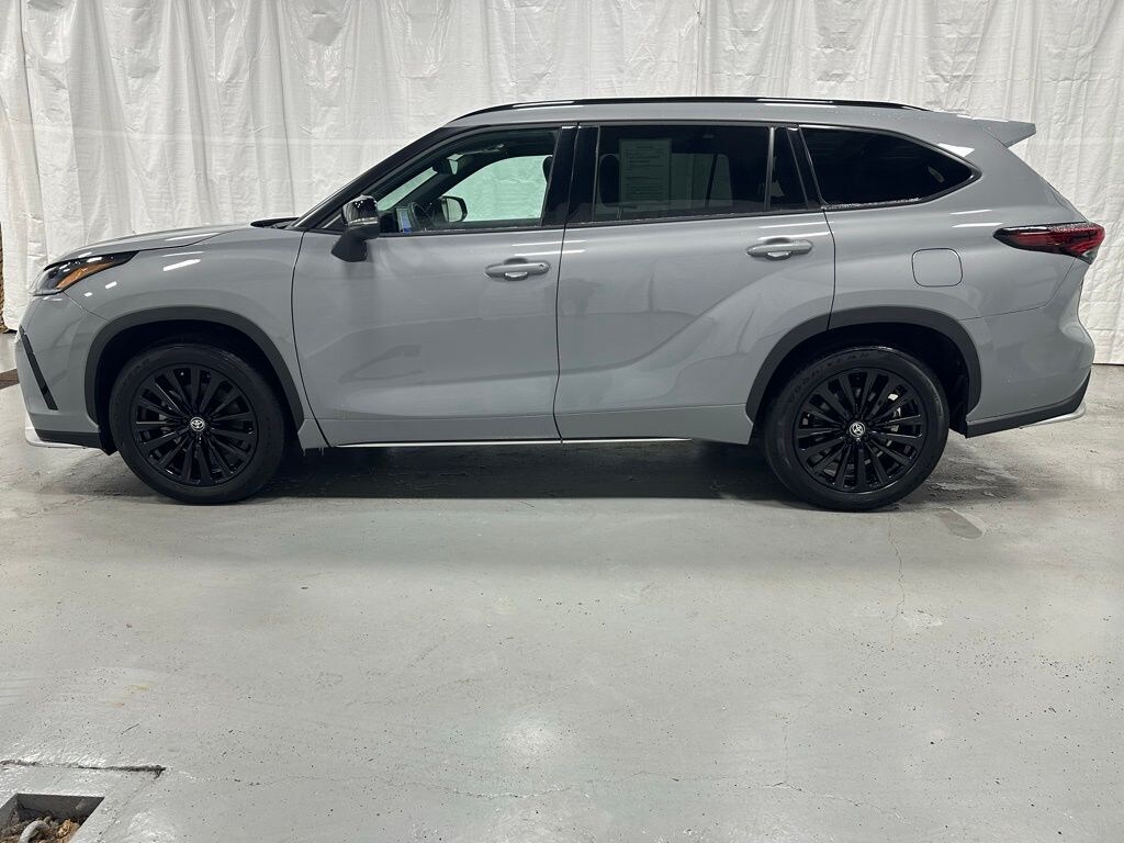 Used 2025 Toyota Highlander XSE SUV