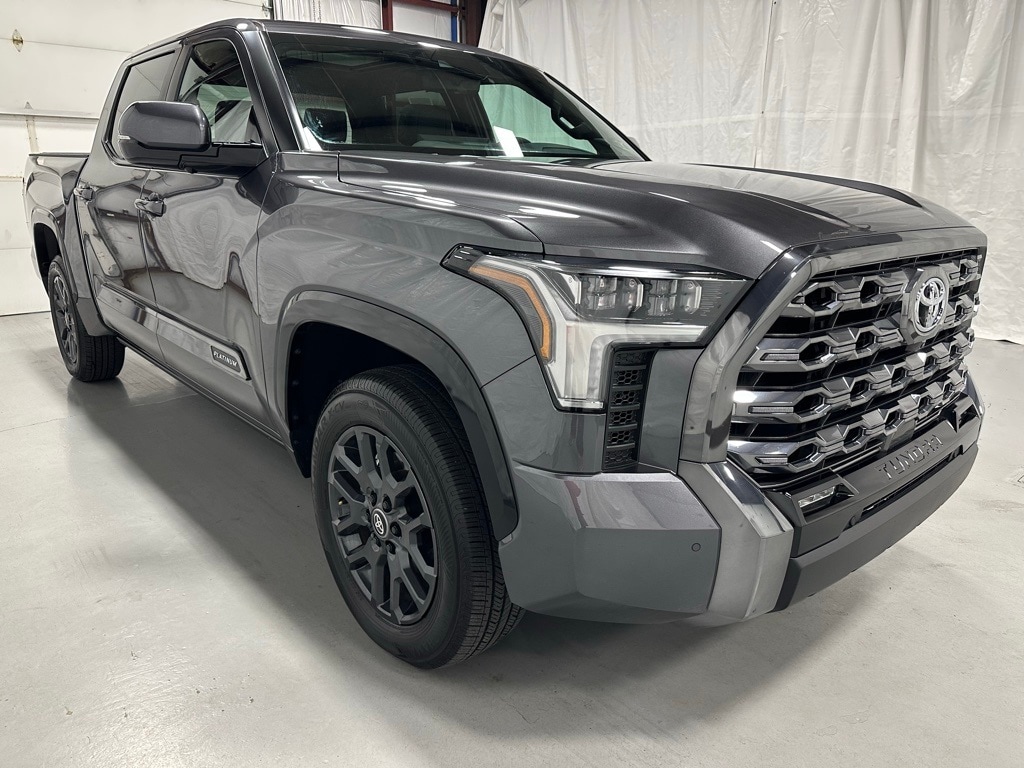 2025 Toyota Tundra Platinum's photo