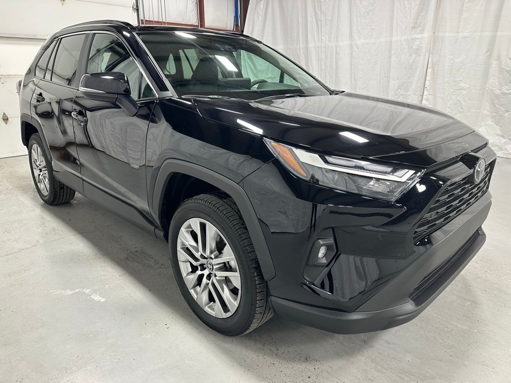 2025 Toyota RAV4 XLE Premium's photo