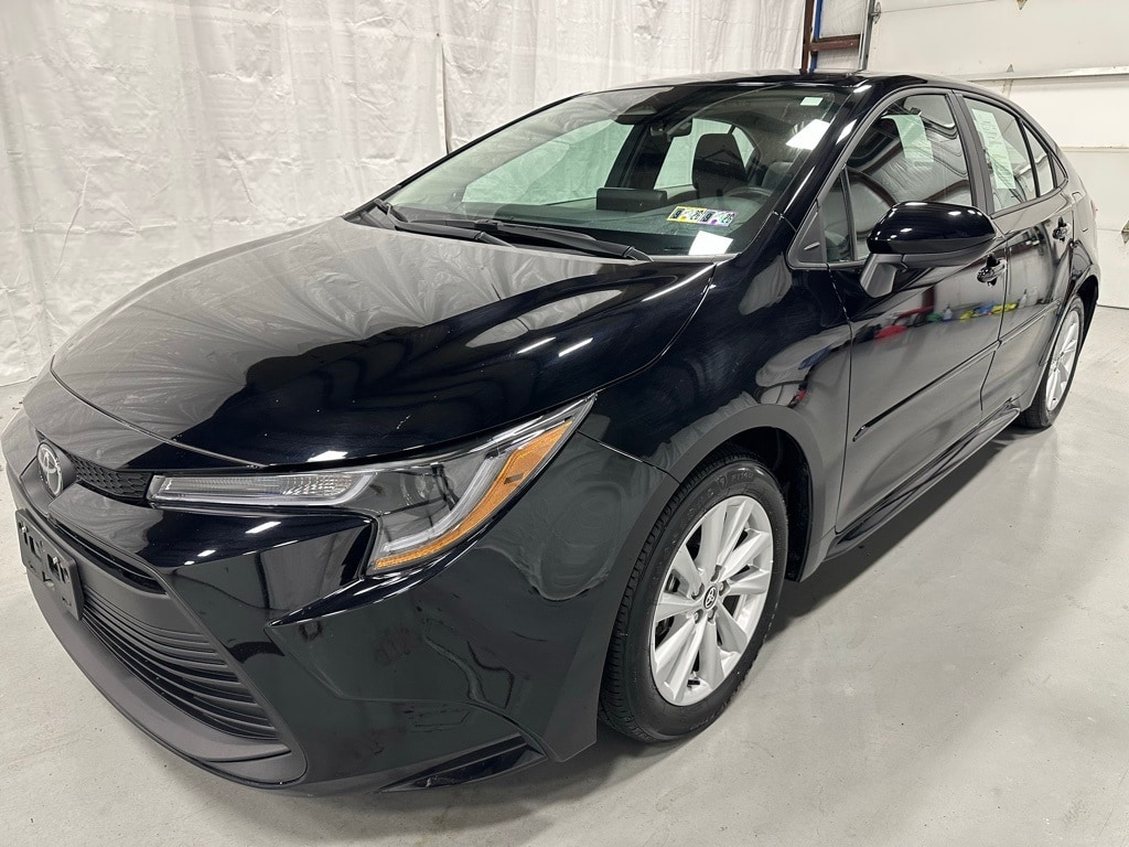 Used 2025 Toyota Corolla LE Sedan