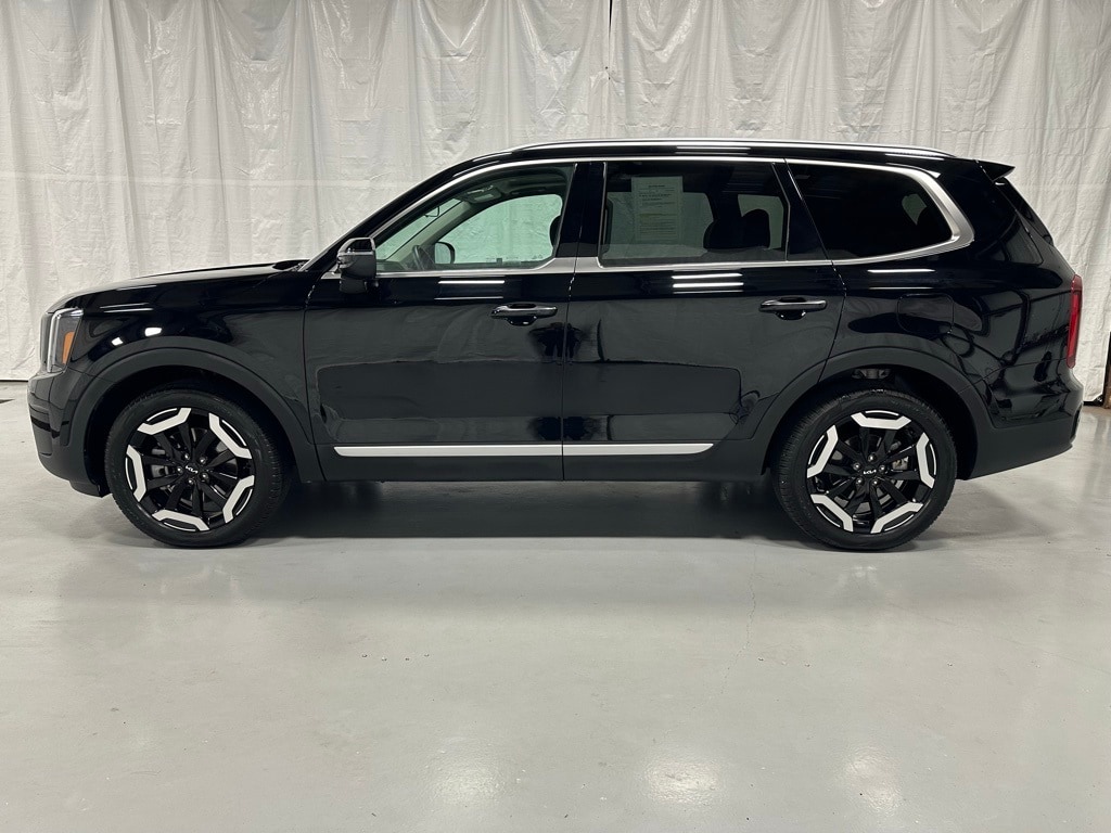 Used 2025 Kia Telluride S SUV