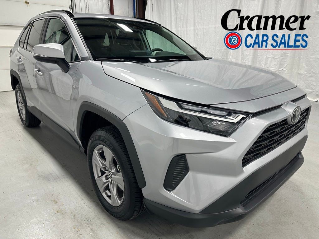 2025 Toyota RAV4 XLE AWD's photo
