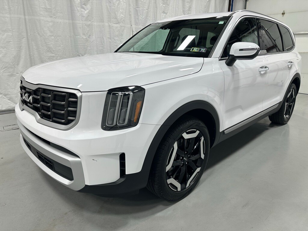 2025 Kia Telluride S photo 3