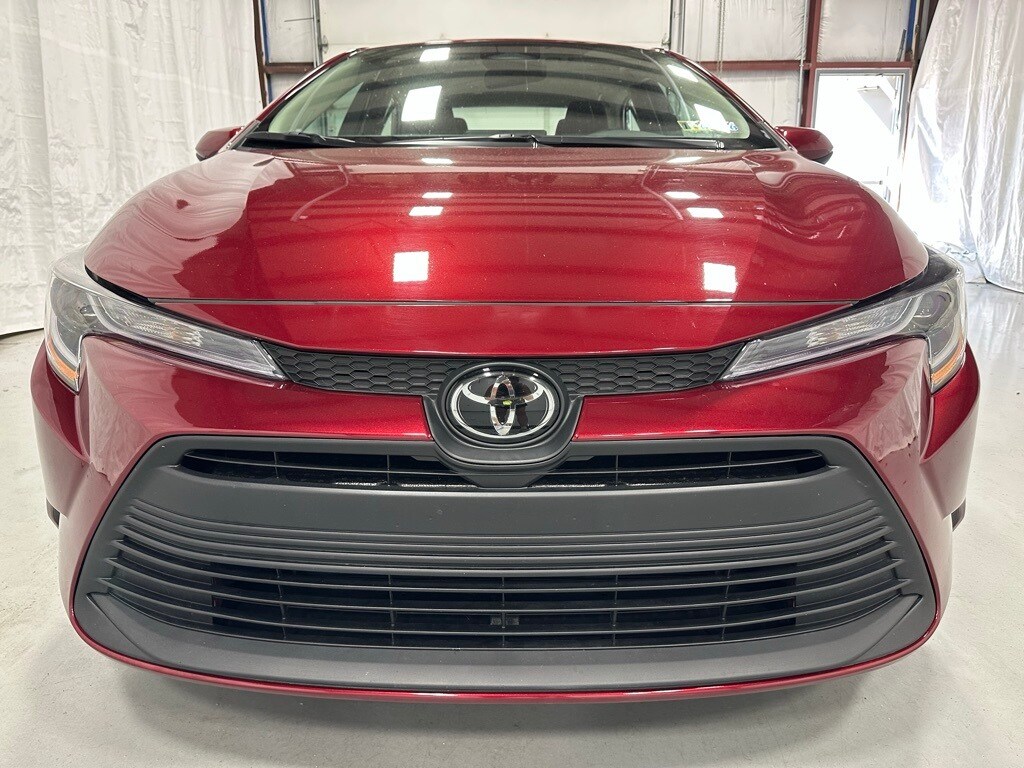 2025 Toyota Corolla LE photo 2
