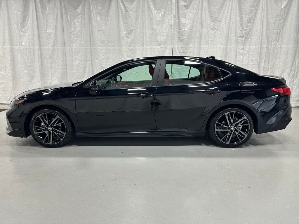 2025 Toyota Camry XSE photo 4