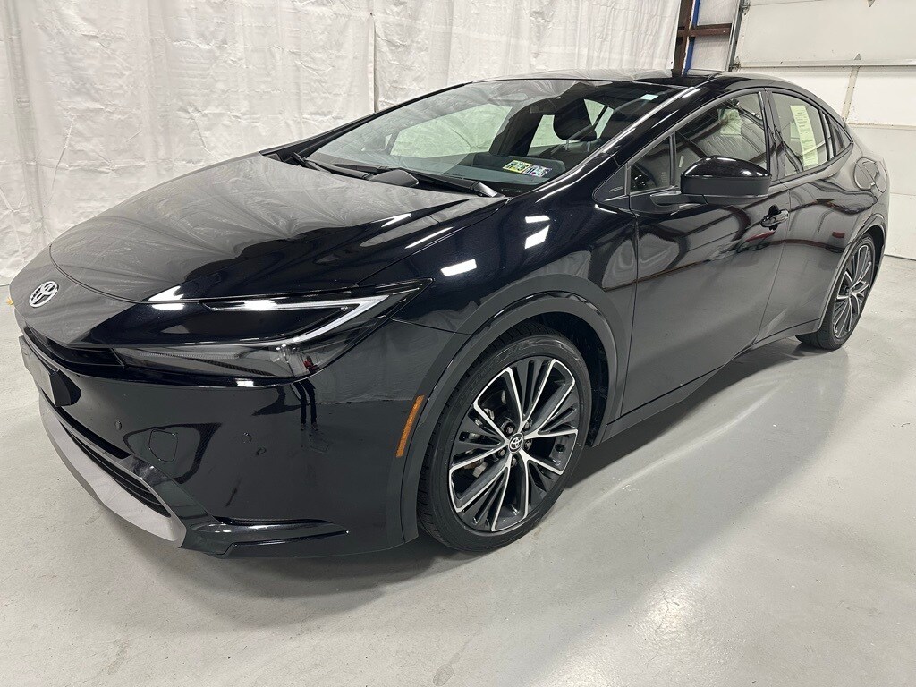 2025 Toyota Prius XLE photo 3