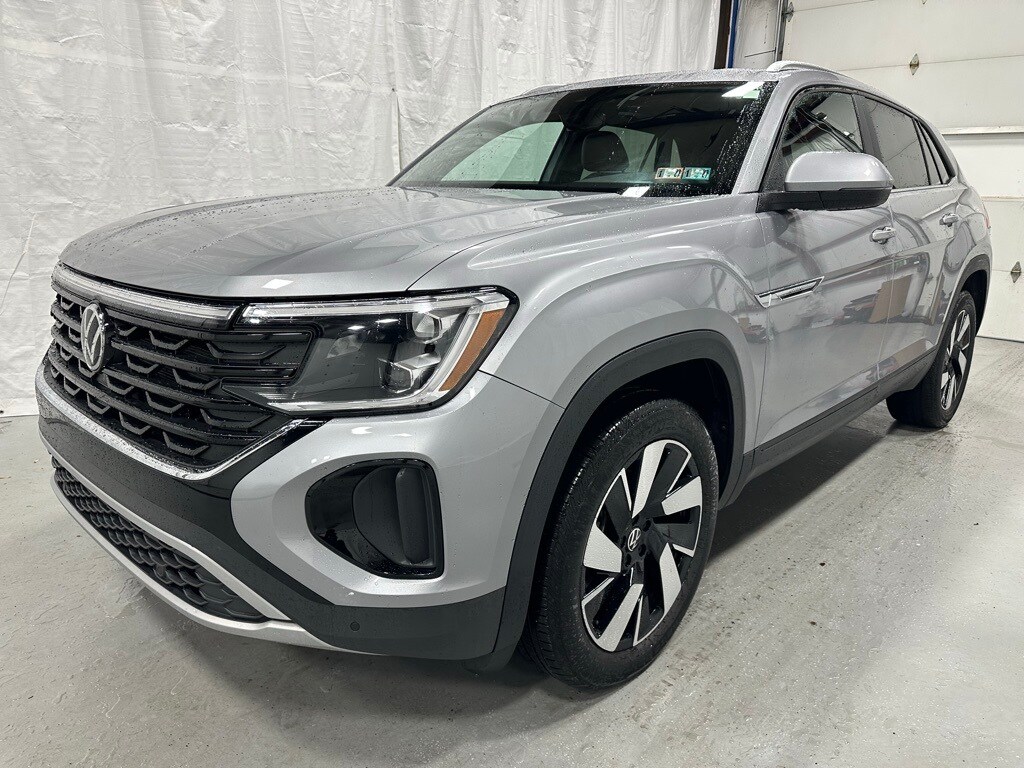 Used 2025 Volkswagen Atlas Cross Sport 2.0T SE w/Technology SUV
