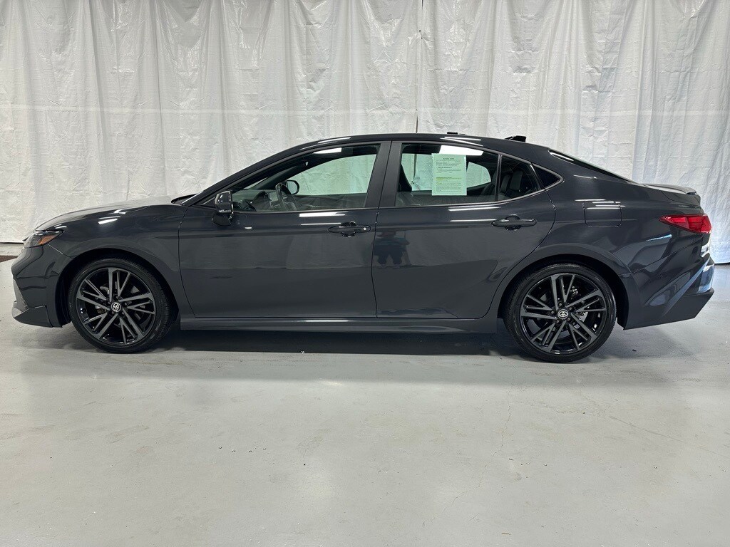 2025 Toyota Camry XSE photo 3