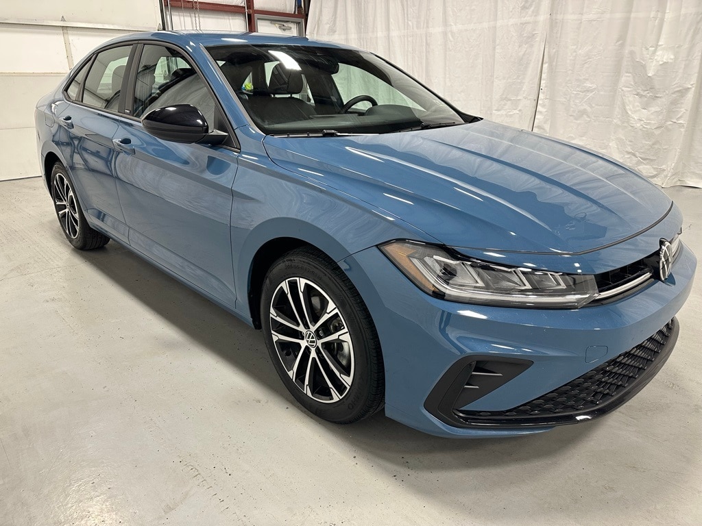 2025 Volkswagen Jetta Sport's photo