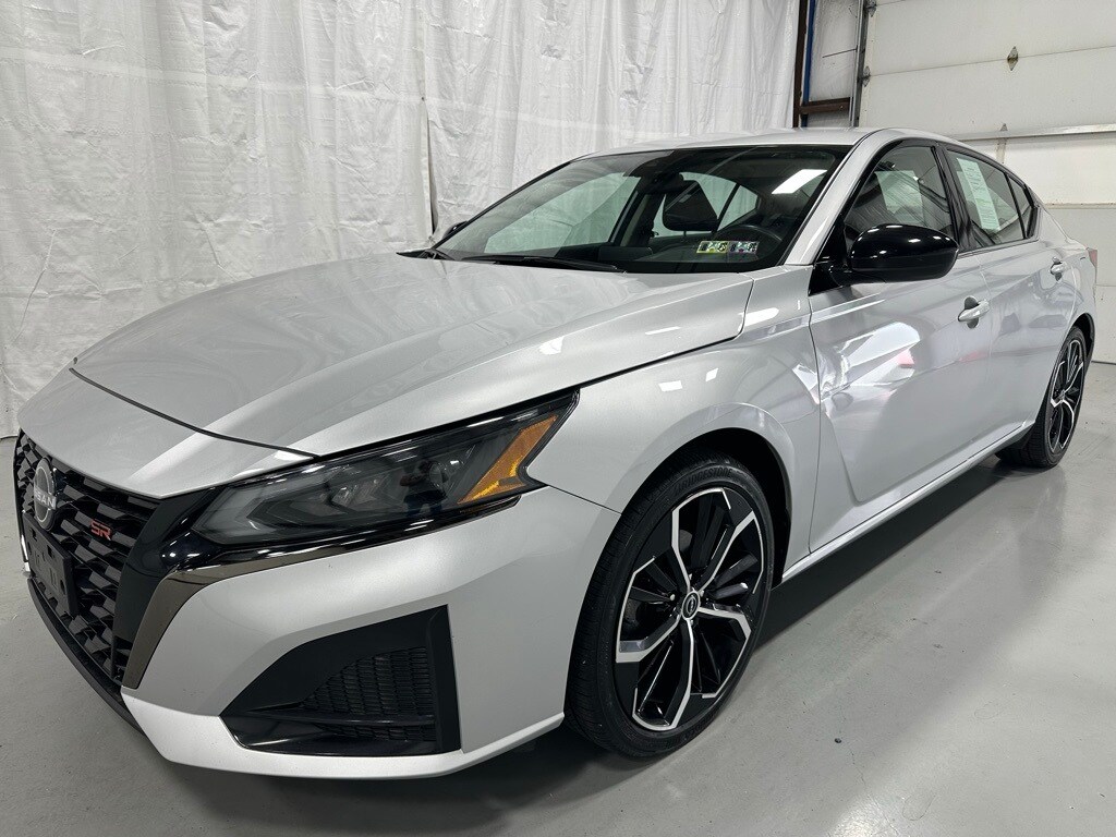 2024 Nissan Altima 2.5 SR photo 3