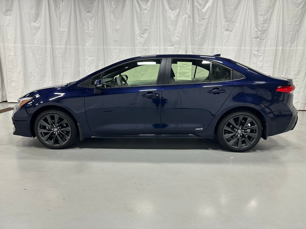 2025 Toyota Corolla Hybrid SE photo 4