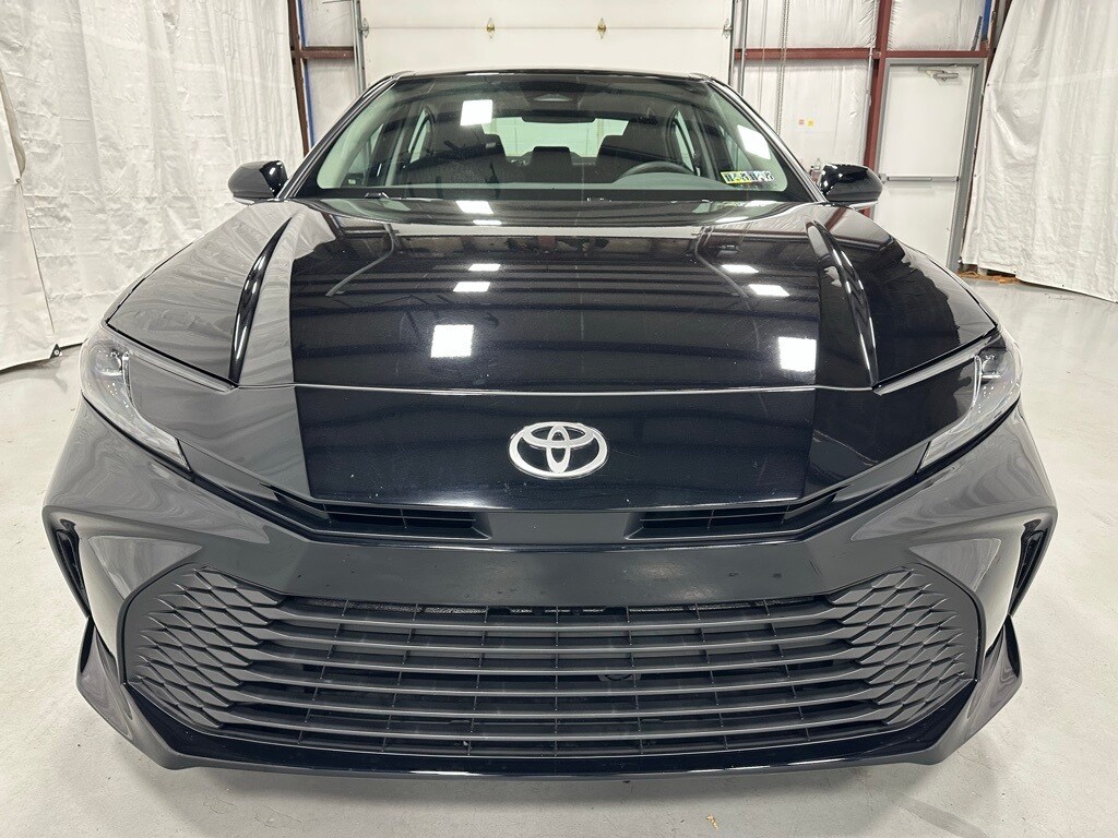2025 Toyota Camry LE photo 2