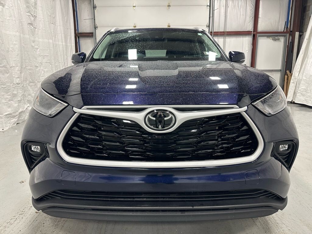 Used 2025 Toyota Highlander XLE SUV