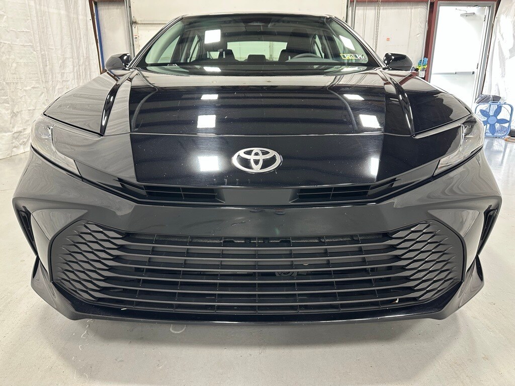 2025 Toyota Camry LE photo 2