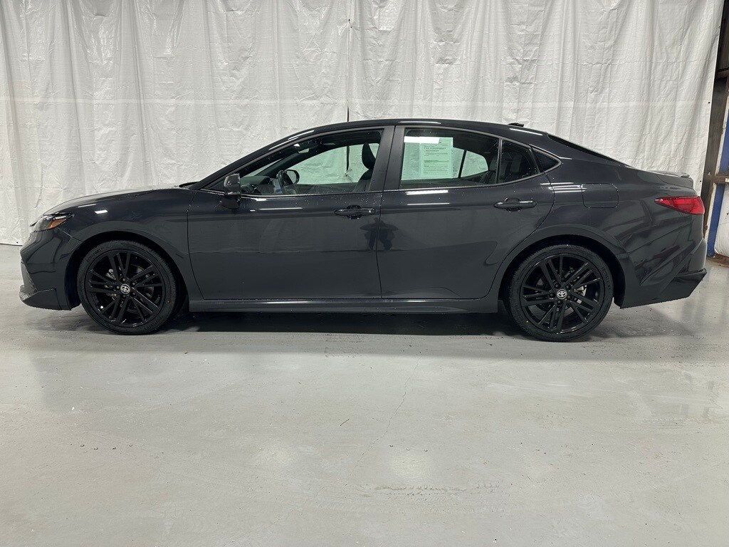 2025 Toyota Camry XSE photo 4