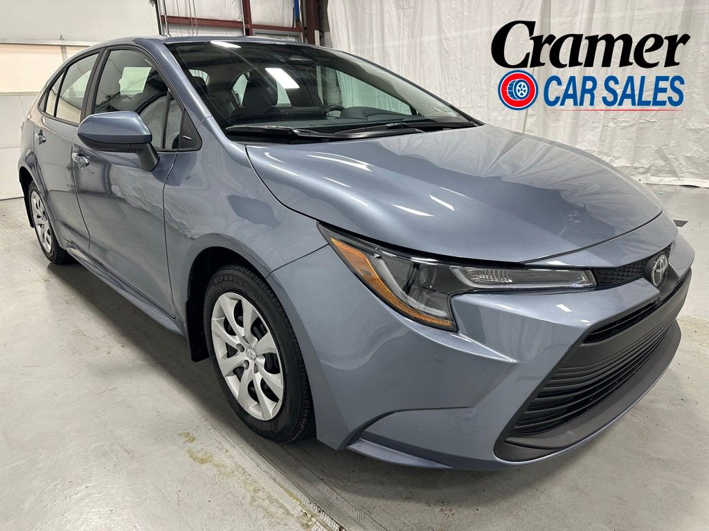 2025 Toyota Corolla LE CVT's photo