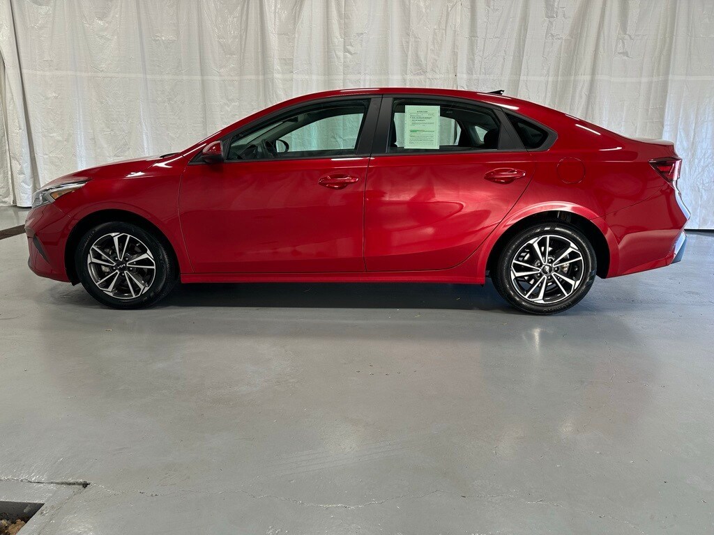 2024 Kia Forte LXS photo 4