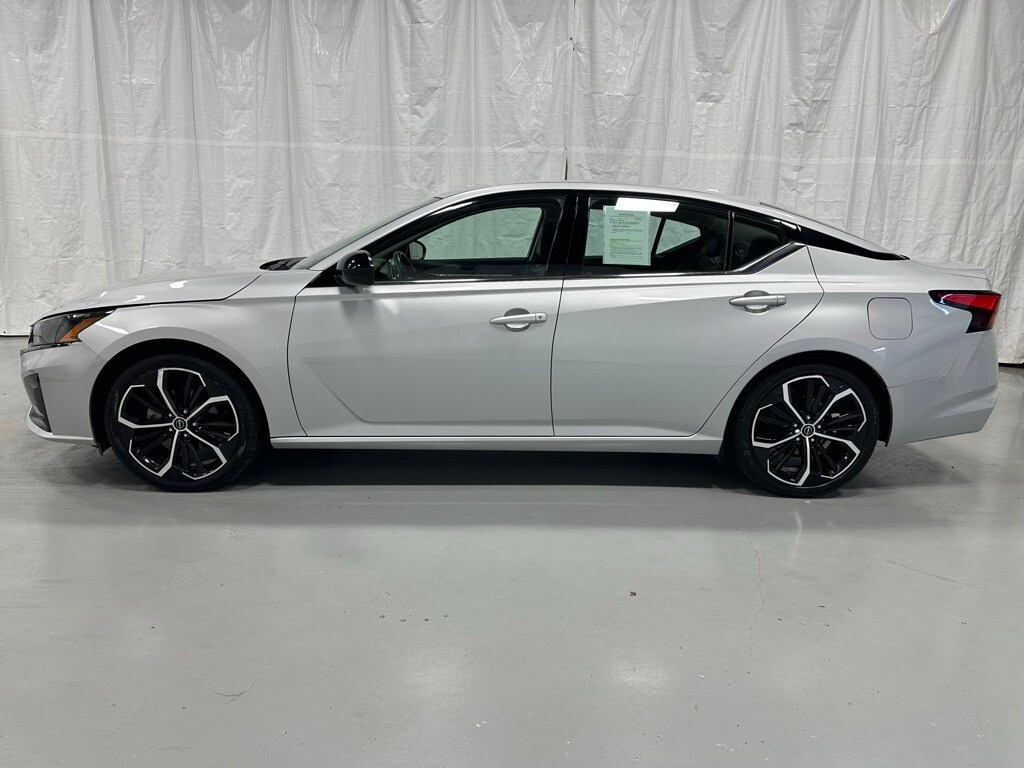 2024 Nissan Altima 2.5 SR photo 4