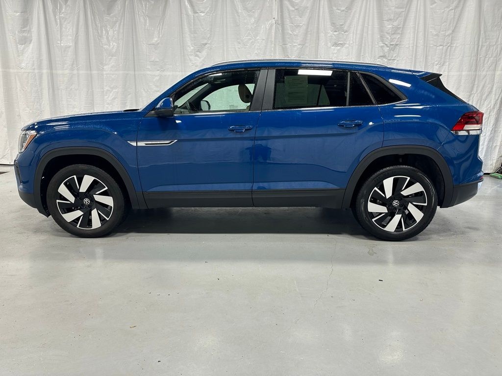 Used 2025 Volkswagen Atlas Cross Sport 2.0T SE w/Technology SUV