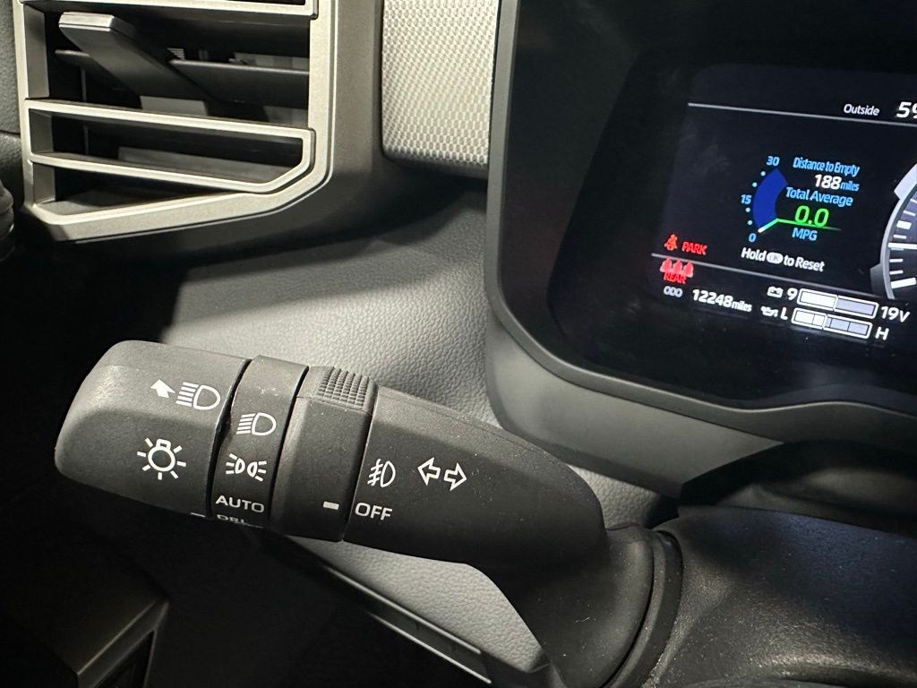 2025 Toyota Tundra Limited - Photo 21