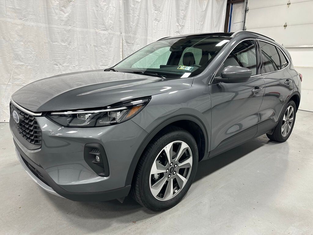 Used 2025 Ford Escape Platinum SUV