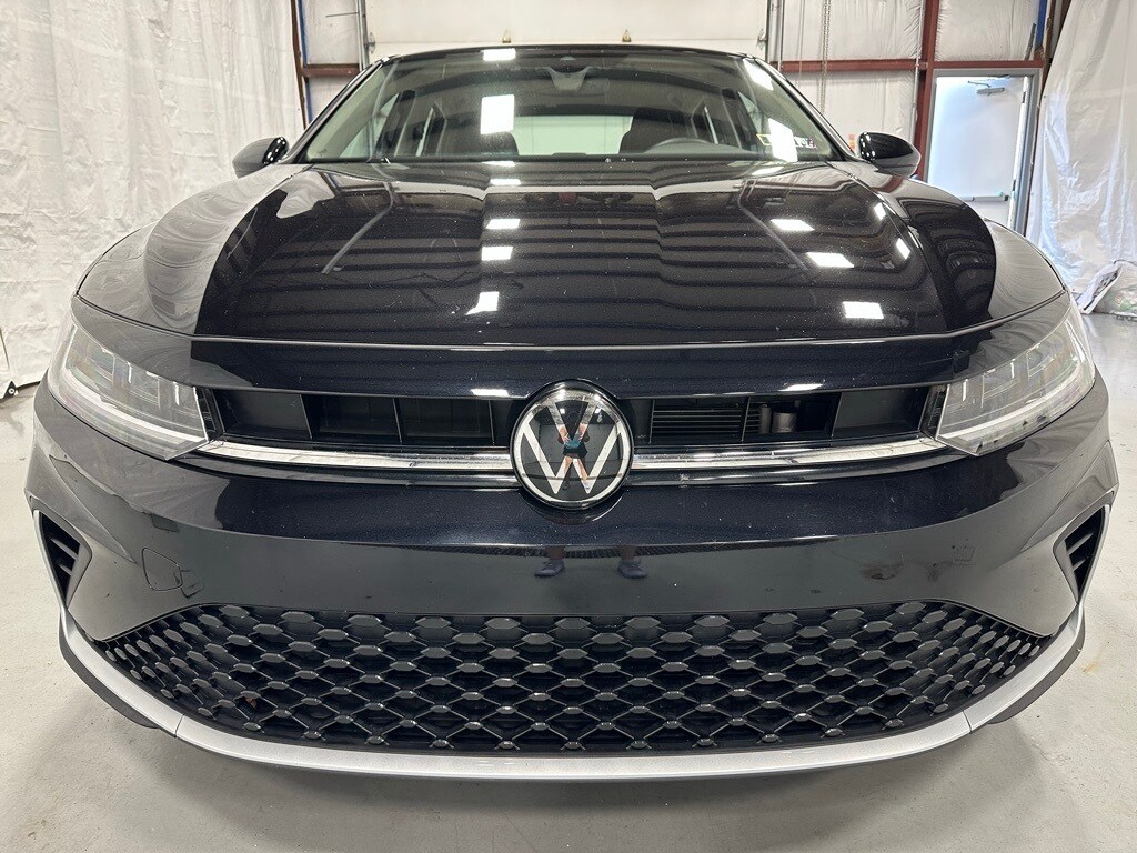 2025 Volkswagen Jetta 1.5T S photo 2