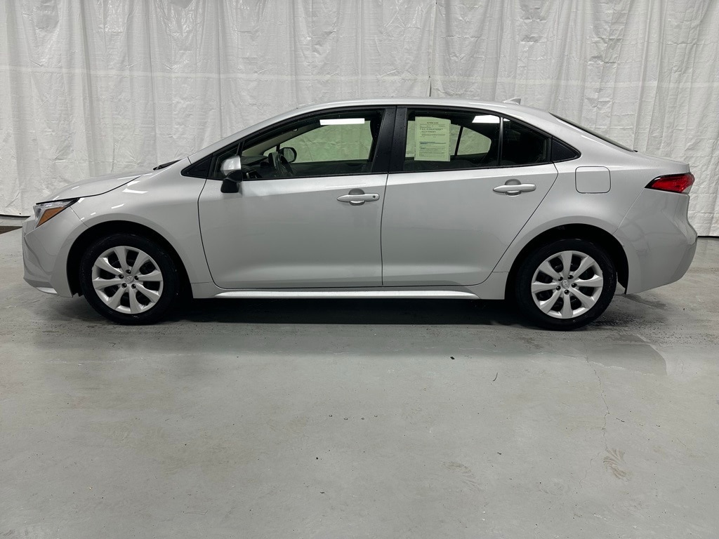 Used 2025 Toyota Corolla Hybrid LE Sedan