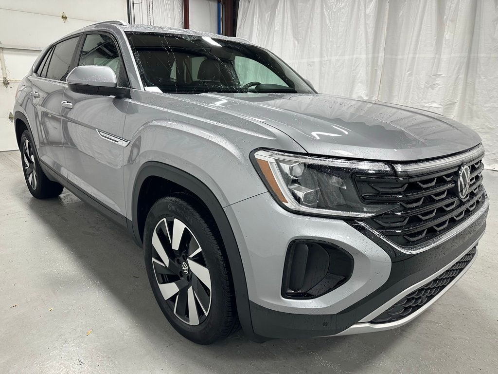 Used 2025 Volkswagen Atlas Cross Sport 2.0T SE w/Technology SUV