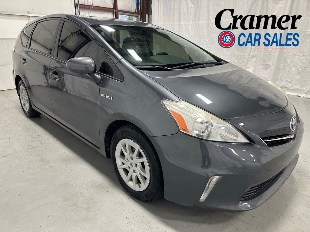 2012 Toyota Prius v's photo