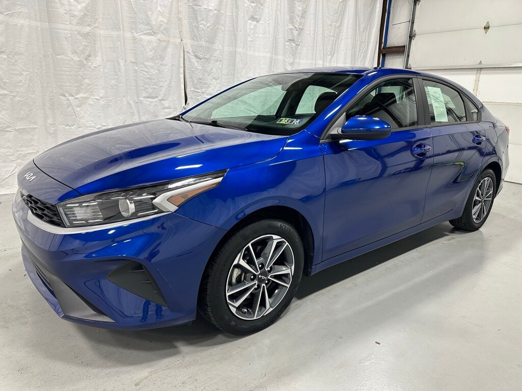 2024 Kia Forte LXS photo 3