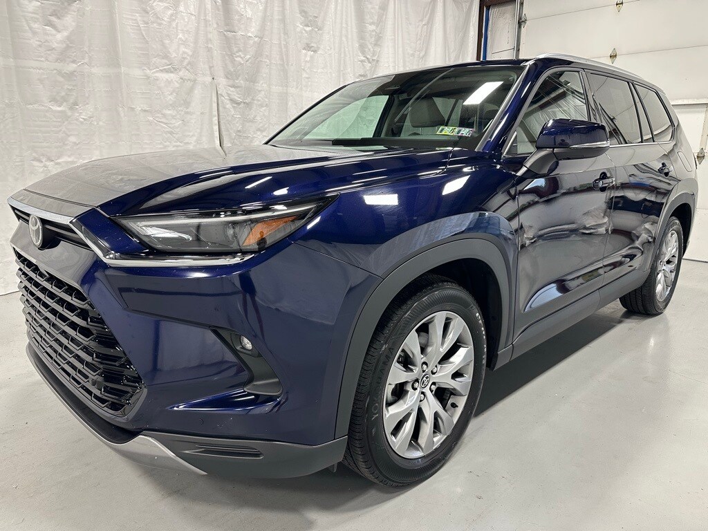 2025 Toyota Grand Highlander Limited photo 3