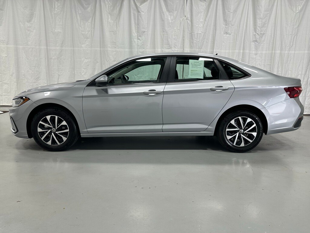 2025 Volkswagen Jetta 1.5T S photo 4