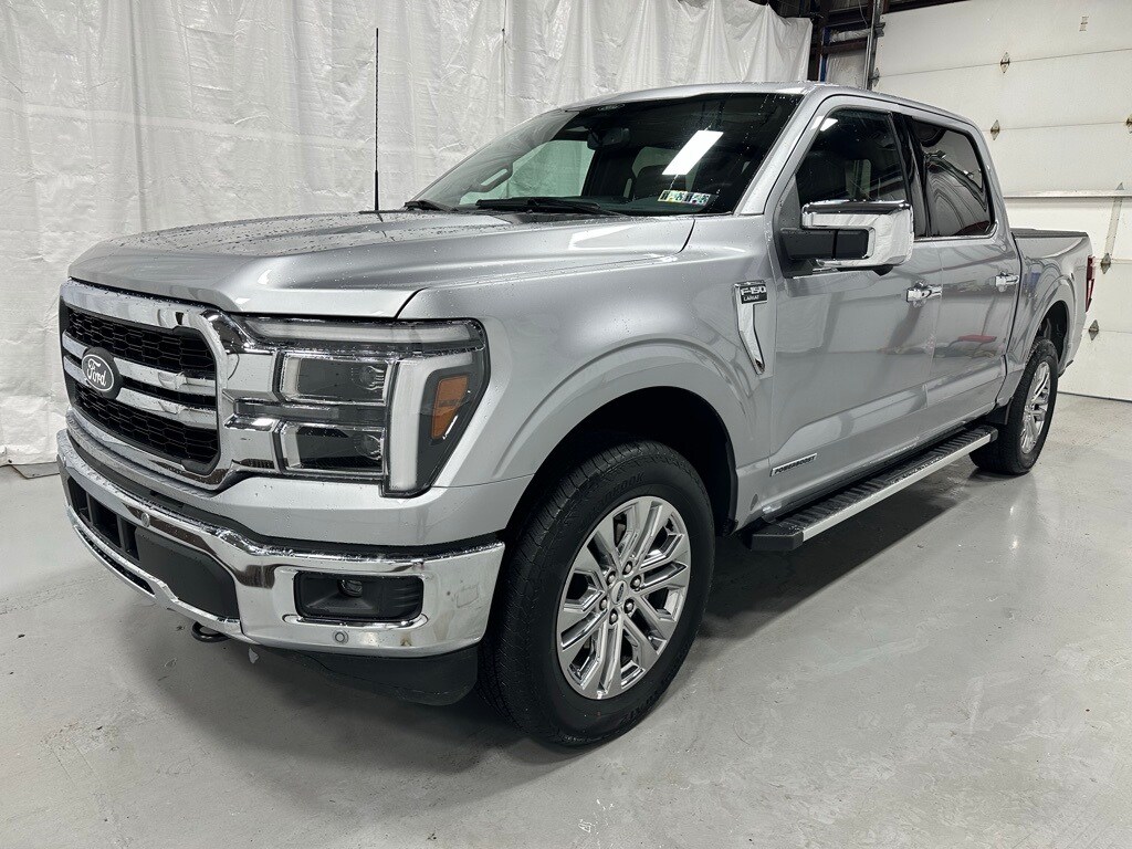 2025 Ford F-150 Lariat photo 3