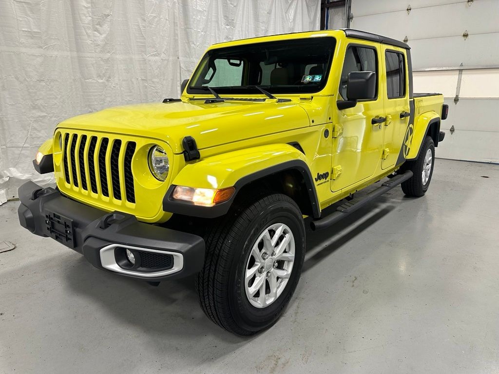 Used 2023 Jeep Gladiator Sport Truck Crew Cab