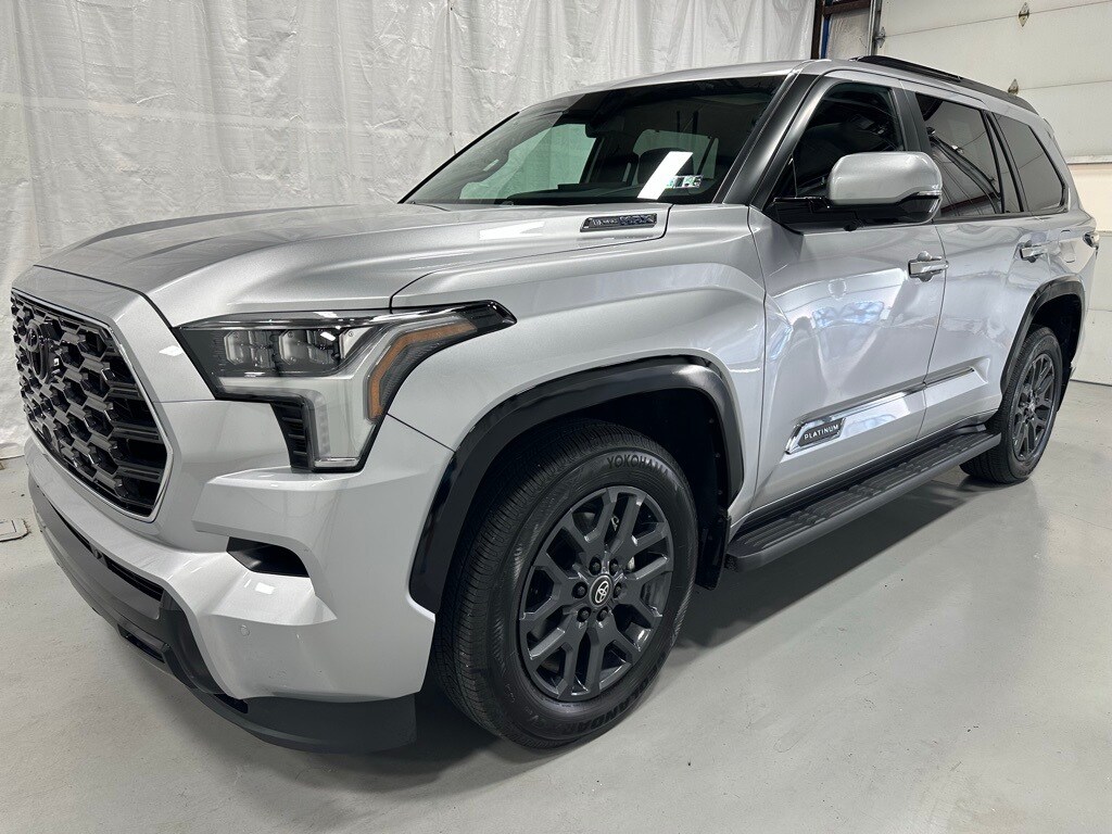 2025 Toyota Sequoia Platinum photo 3