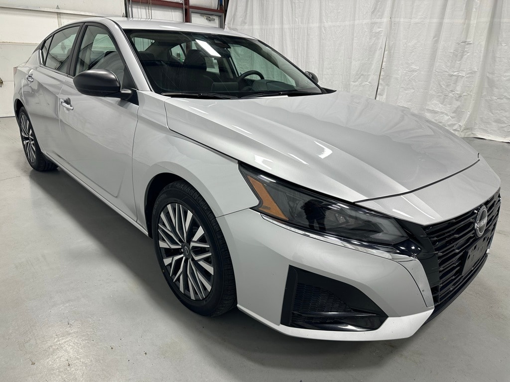 2024 Nissan Altima SV's photo