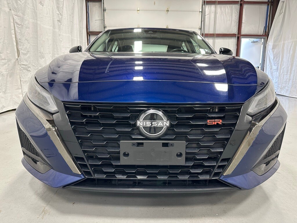 2024 Nissan Altima 2.5 SR photo 2